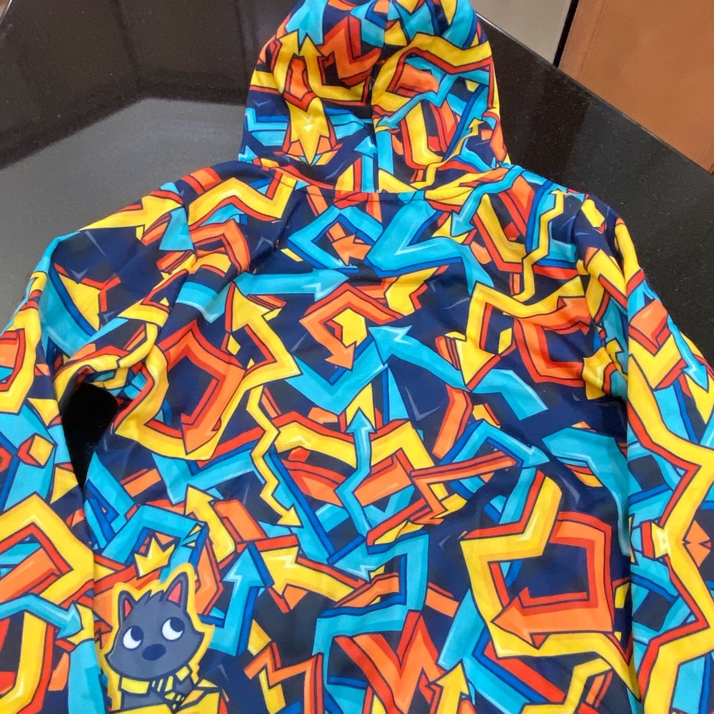 Denis Graffiti hoodie, great conditions, never worn. Too small.
